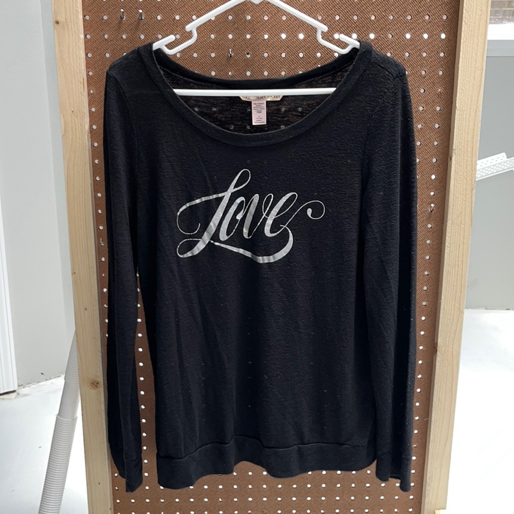 Women’s Victoria’s Secret lounge top. Size medium.